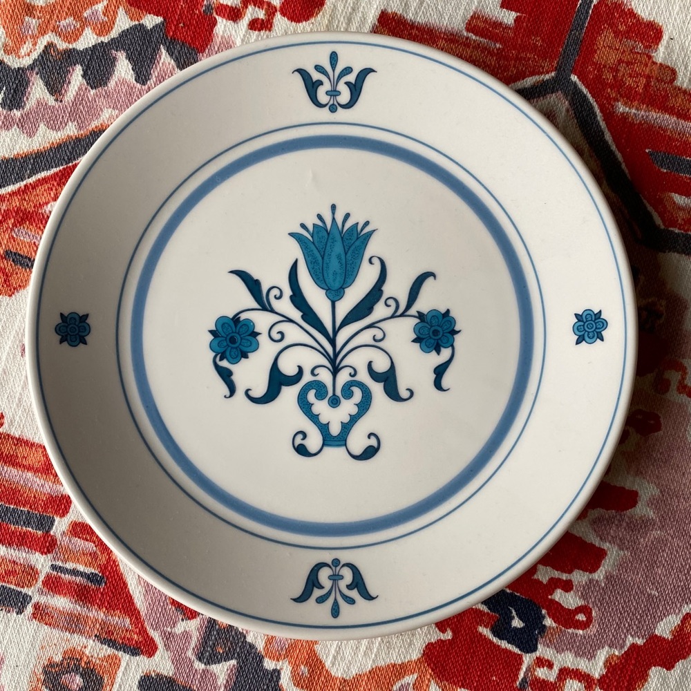 Noritake Progression‎ Blue Haven Bread Plate